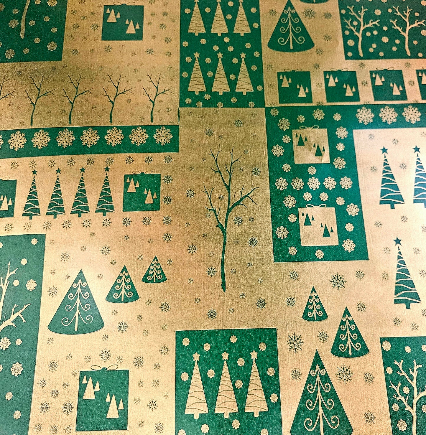 Christmas Wrapping Paper Green and Gold Wonderland (10 or 50 Meter Roll)